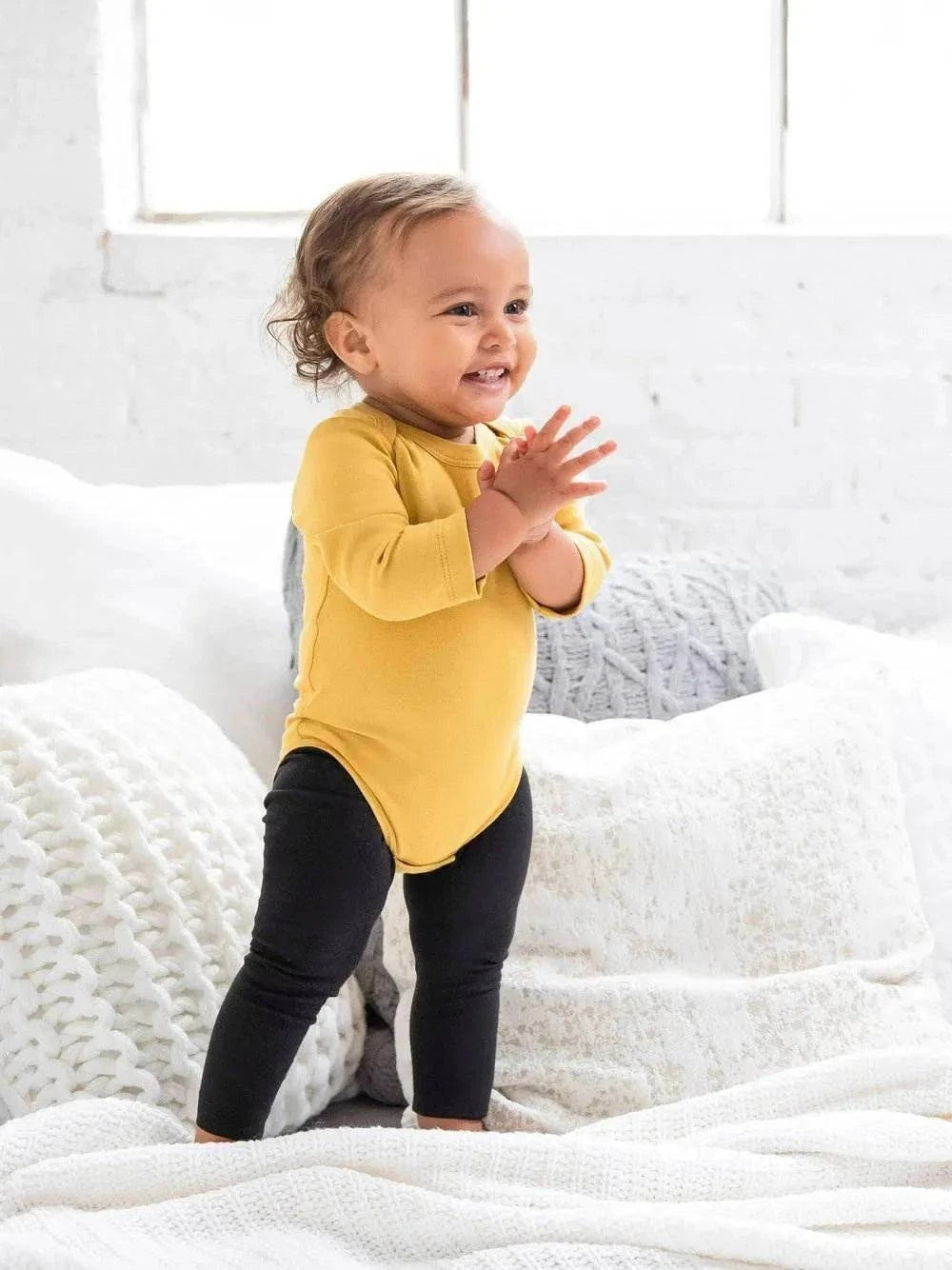 Classic Leggings - Black pants back view