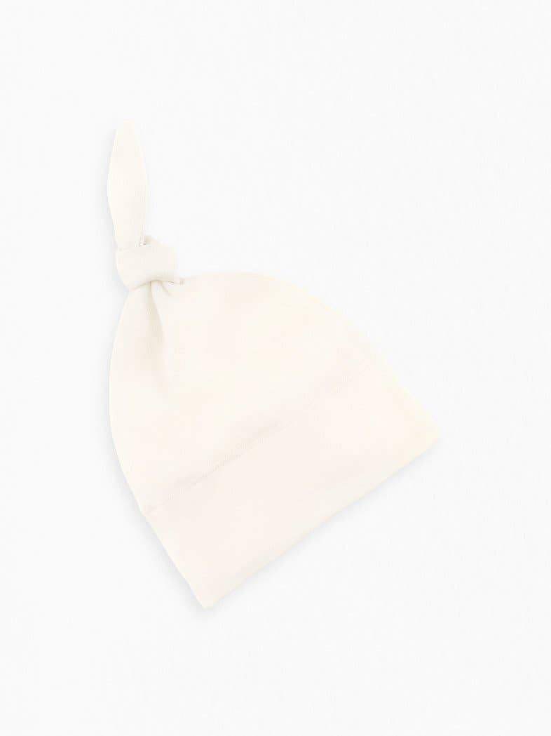 Natural Classic Knotted Hat made from organic cotton for newborns.