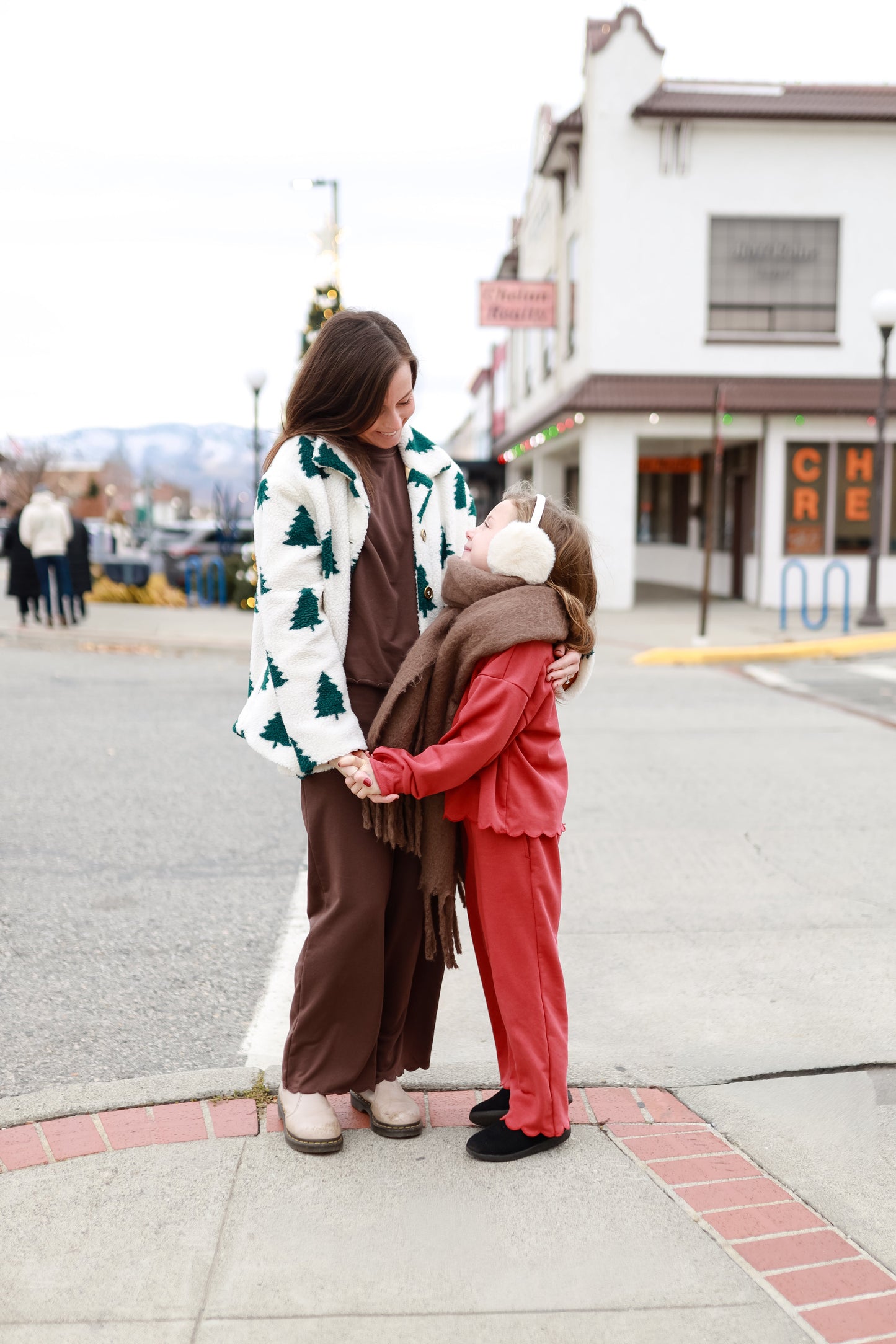 Adult Scalloped Set - Green or Brown