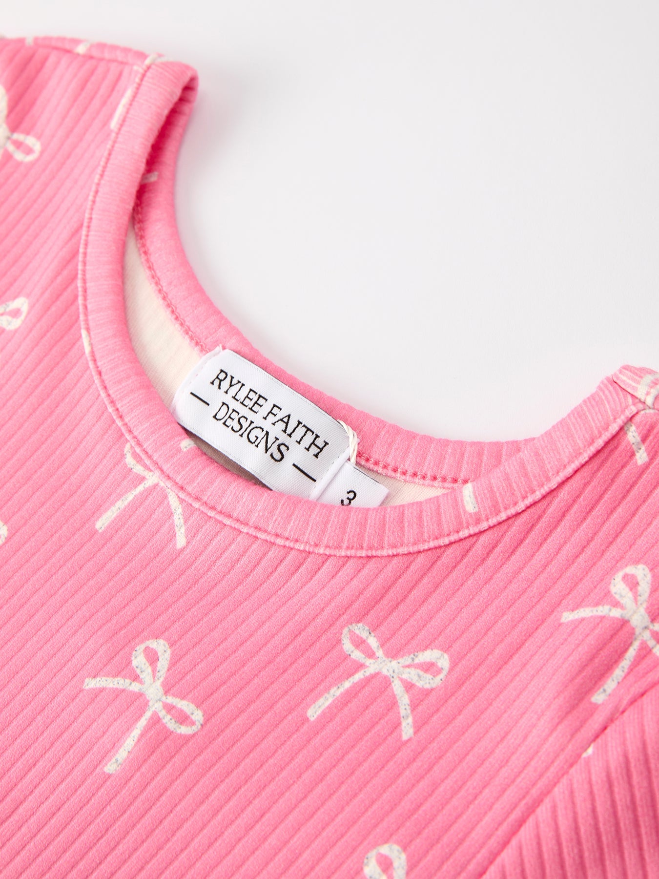 Christmas Bow Girls Dress: Festive and Adorable Design