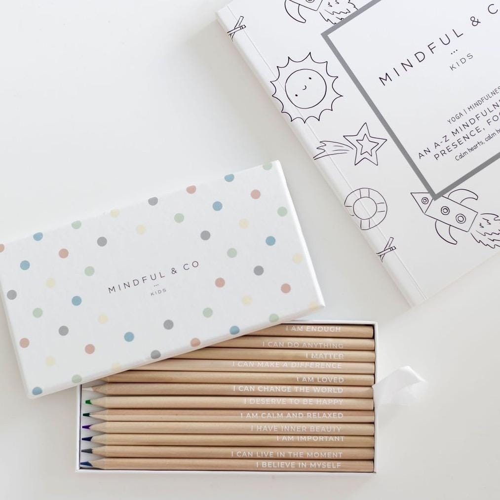 Dreamy bedtime ritual bundle styling detail