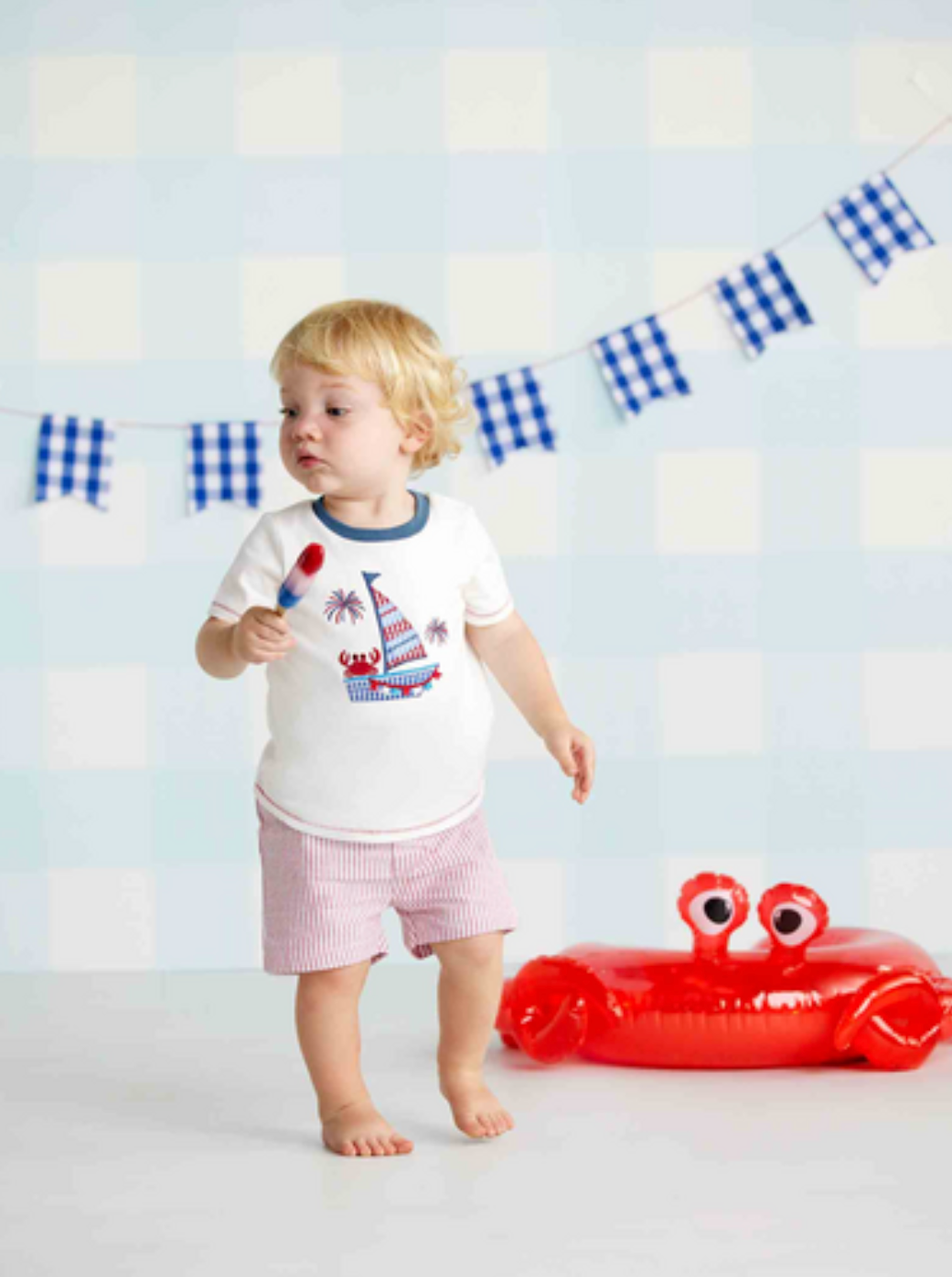 Crab toddler short set detail view
